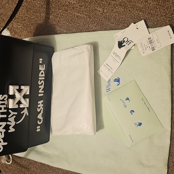 Off-White Crossbody Bag - Picture 3 of 9